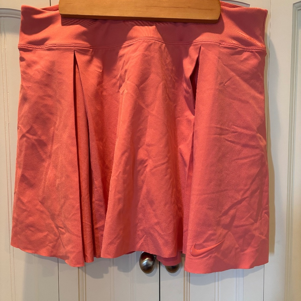 women's nike golf/tennis skirt M